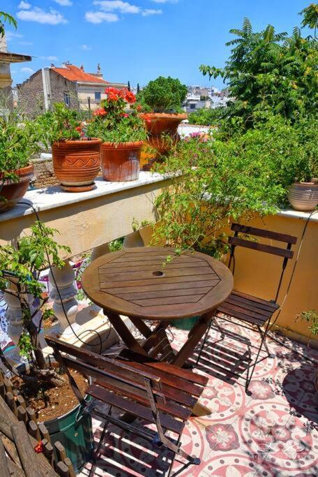 Villa At The Foot Of Acropolis. Atene Esterno foto